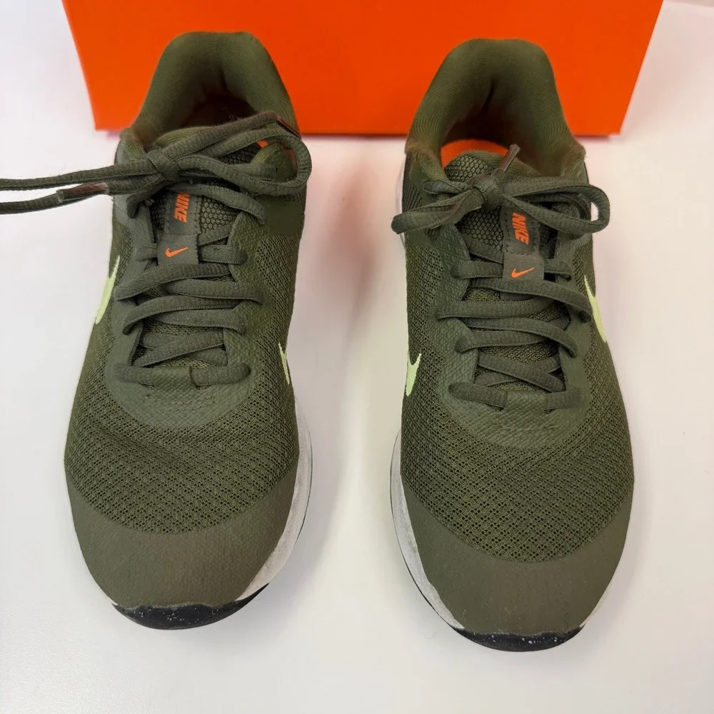 Nike Revolution 6 NN (GS) Size 5Y Rough Green/Barely Volt-Black Big Kid Gym